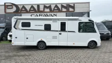 Seitlich Weinsberg CaraCore 700 MEG 5 Personen 180PS Autom. 4 to.