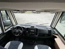 Fahrerhaus Weinsberg CaraCore 700 MEG 5 Personen 180PS Autom. 4 to.