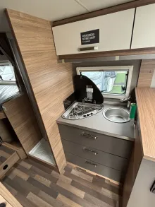 Küchen Weinsberg CaraCore 700 MEG 5 Personen 180PS Autom. 4 to.
