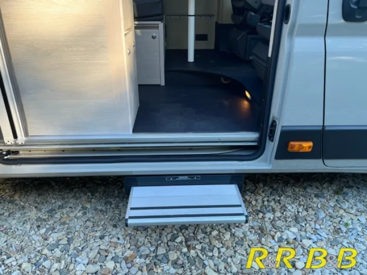 Fahrzeugbild Tourne 640 435 6.4 2.2HDi NAVI SOLAR WINTERFEST #9