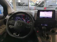 Bild 6 Crosscamp Lite S, Ausziehbares Küchenmodul und Bett *Messe*