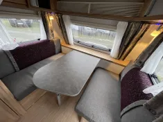 Bild 7 Hymer Eriba Feeling 425 Schlafdach, Mover, Elegance