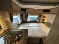 Bild 8 Hymer Eriba Feeling 425 Schlafdach, Mover, Elegance