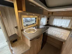 Bild 19 Hymer Eriba Feeling 425 Schlafdach, Mover, Elegance