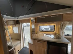 Bild 18 Hymer Eriba Feeling 425 Schlafdach, Mover, Elegance