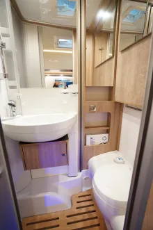 Fahrzeugbild Laika Ecovip L 2009 100 CARAVANS MÜSSEN RAUS! #8