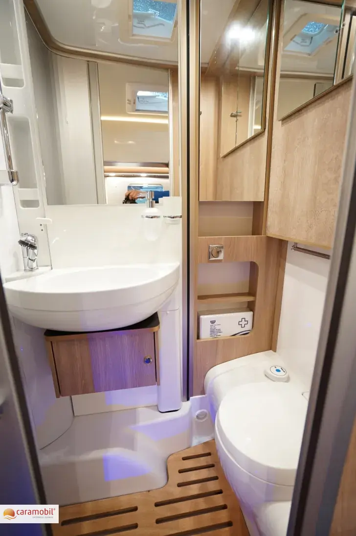 Fahrzeugbild Laika Ecovip L 2009 100 CARAVANS MÜSSEN RAUS! #8