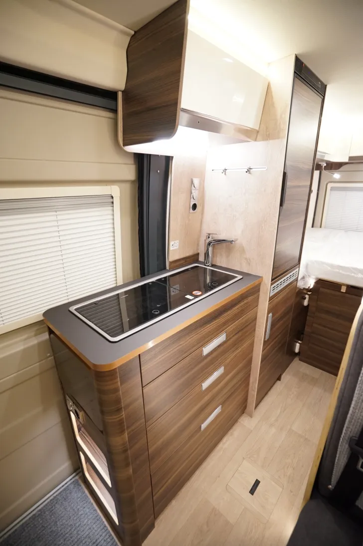 Fahrzeugbild Laika Ecovip Campervan 600 Autom./RFK/Navi/Markise #16