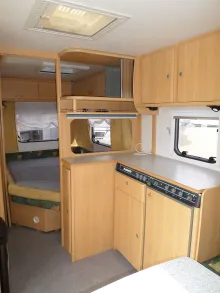 Fahrzeugbild Dethleffs New Line 450 DB Nr. 27 - franz. Bett, RSG #4