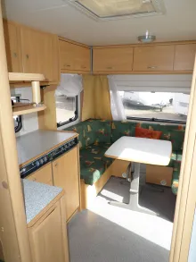 Fahrzeugbild Dethleffs New Line 450 DB Nr. 27 - franz. Bett, RSG #6