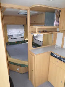 Fahrzeugbild Dethleffs New Line 450 DB Nr. 27 - franz. Bett, RSG #8