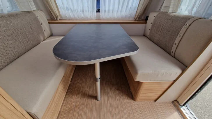 Fahrzeugbild Hymer Eriba Nova Light 425 #9