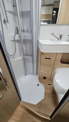 Fahrzeugbild Hymer B-Klasse MC T 600 WhiteLine Sie sparen 24.000,-€ Hubbett #11