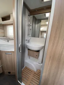 Fahrzeugbild Laika Ecovip L 2009 - mit Hubbett #16