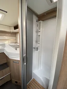 Fahrzeugbild Laika Ecovip L 2009 - mit Hubbett #18