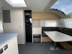 Bild 7 Adria Adora 593 UP mit Dachklimaanlage