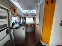 Bild 4 Hymer Eriba Touring 430 Verfüg./Nugget Gold Edition