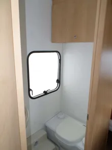 Fahrzeugbild Bürstner Fun 435 Nr. 18 - Doppelbett, Klappbett #26
