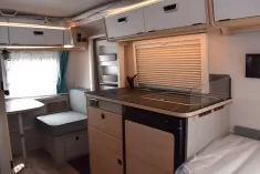 Bild 13 Hymer Eriba Touring 542 Harbour Blue, Längsbetten