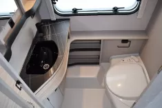 Bild 17 Hymer Eriba Touring 542 Harbour Blue, Längsbetten