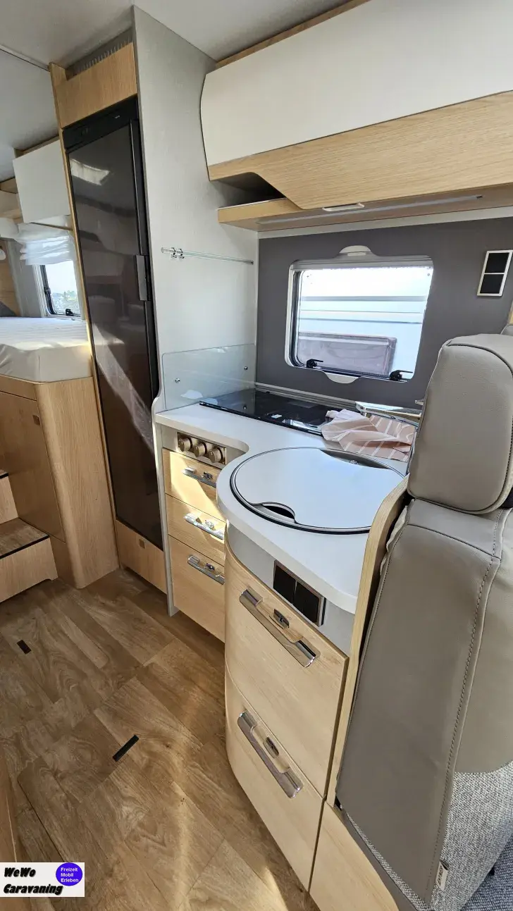 Fahrzeugbild Hymer B-Klasse MC I 600 WhiteLine 200 Ah Lifepo4 DuoCS #6