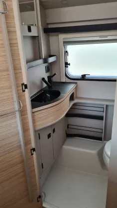 Bild 16 Hymer Eriba Touring 542 *Ausstattungspaket-Tango Red*