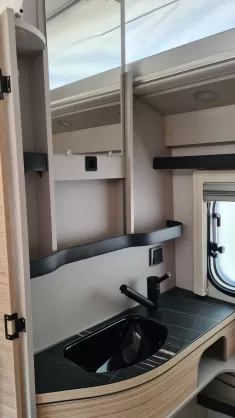 Bild 17 Hymer Eriba Touring 542 *Ausstattungspaket-Tango Red*