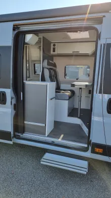 Fahrzeugbild Mooveo VAN 63EB 140 PS Autom. nur EXPORT !! #7