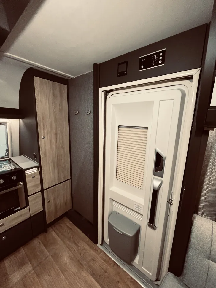 Fahrzeugbild Dethleffs Beduin Scandinavia 690 BQT Caravan Wochen! Gratis Vorzelt #10