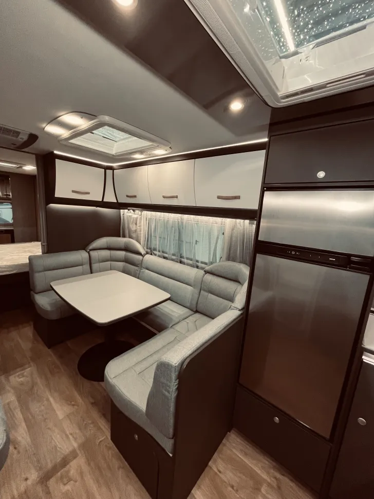 Fahrzeugbild Dethleffs Beduin Scandinavia 690 BQT Caravan Wochen! Gratis Vorzelt #11