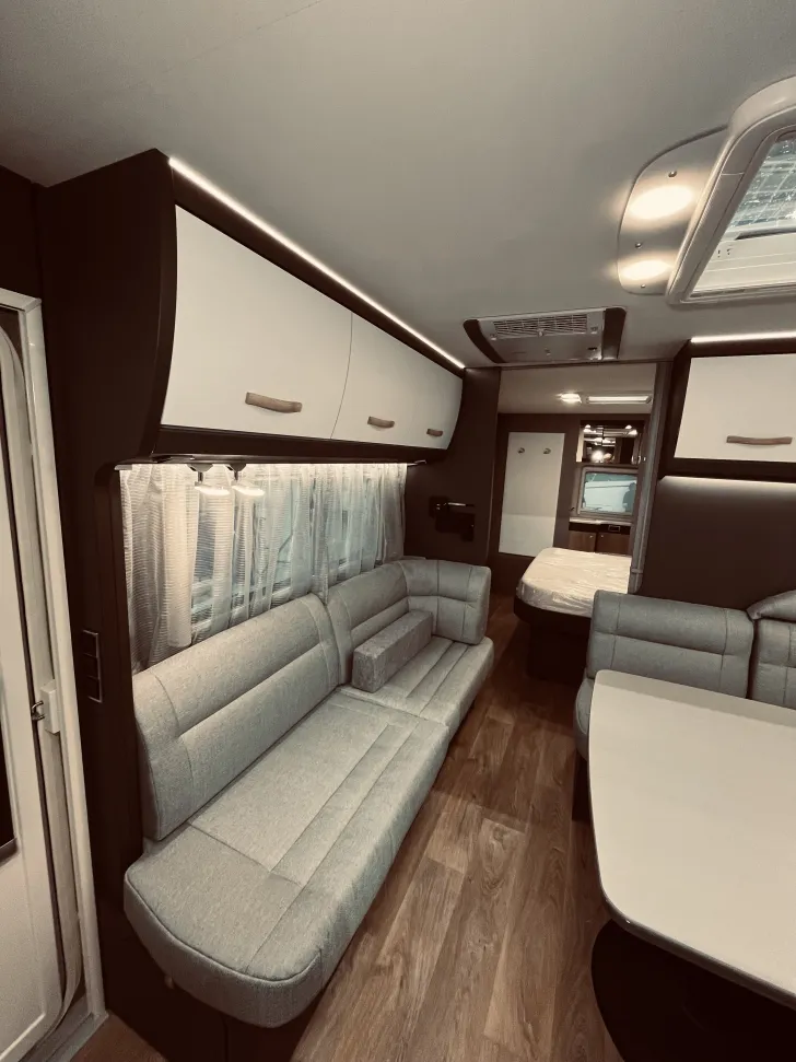 Fahrzeugbild Dethleffs Beduin Scandinavia 690 BQT Caravan Wochen! Gratis Vorzelt #13