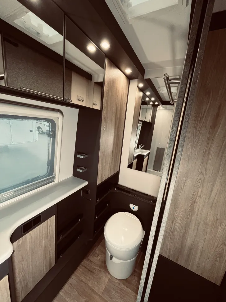 Fahrzeugbild Dethleffs Beduin Scandinavia 690 BQT Caravan Wochen! Gratis Vorzelt #19