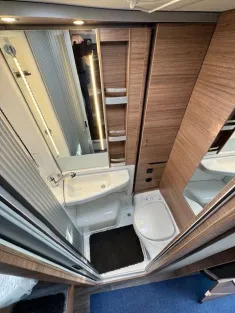 Bild 15 Knaus Van TI 640 MEG VANSATION 2XLithiumbatterie-Rahmenfenste
