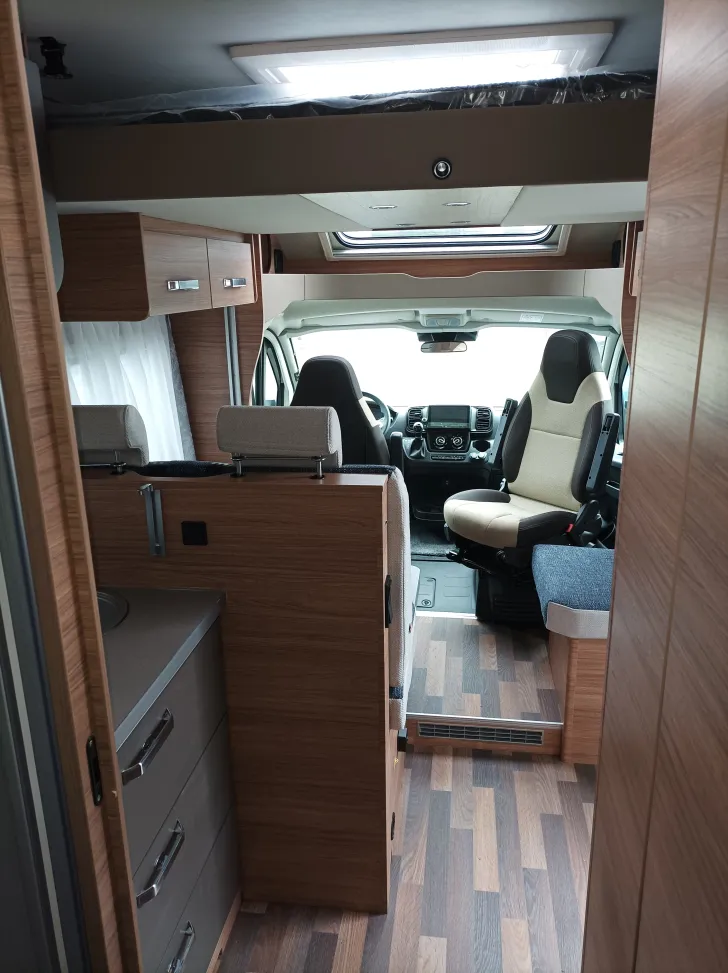 Fahrzeugbild Weinsberg CaraSuite 700 ME Automatik #9
