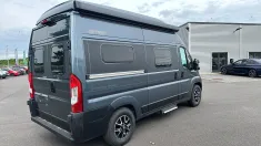 Schräg Hinten