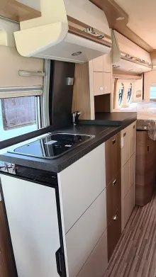Fahrzeugbild Malibu Van First Class - Two Rooms 640 LE RB #7