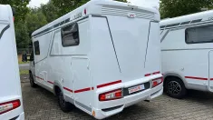 Schräg Hinten