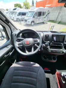 Fahrzeugbild Laika Kosmo L 409 #16