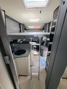 Fahrzeugbild Laika Kosmo L 409 #22