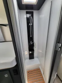 Fahrzeugbild Laika Kosmo L 409 #29