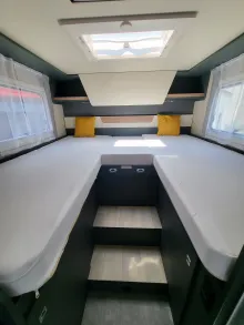 Fahrzeugbild Laika Kosmo L 409 #30