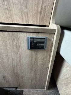 Bild 18 Eura Mobil Integra Line 695 LF Wechselrichter+Navi+Satanlage