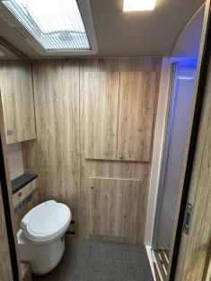 Bild 15 Eura Mobil Integra Line 695 LF Wechselrichter+Navi+Satanlage