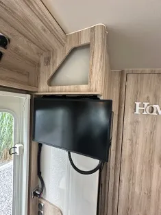 Bild 19 Eura Mobil Integra Line 695 LF Wechselrichter+Navi+Satanlage