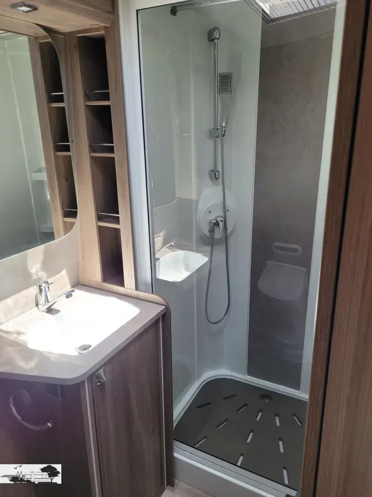 Fahrzeugbild Kabe Royal 630 TDL E5 #4