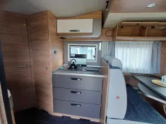 Bild 11 Weinsberg CaraSuite 650 MF Seitz S7 Rahmenfenster