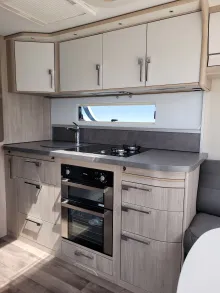Fahrzeugbild Kabe Imperial 780 TDL #4