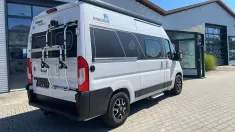Schräg Hinten