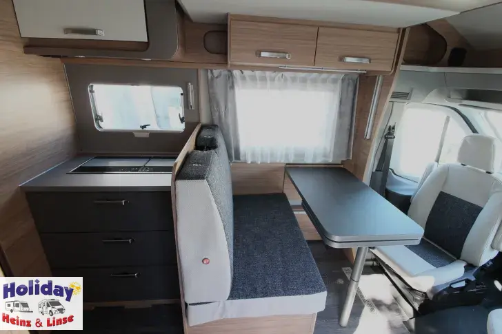 Fahrzeugbild Weinsberg CaraSuite 700 MEG Automatik, 155 PS #11