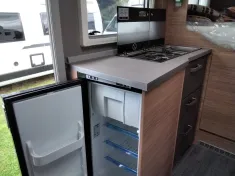 Bild 13 Weinsberg X-CURSION VAN 500 MQ EDITION [PEPPER] Easy-Move-Bett#Automatik